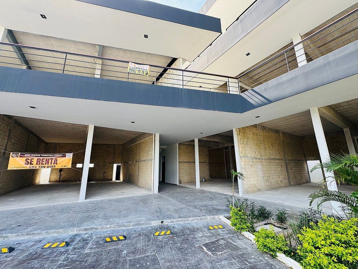 AMPLIO LOCAL EN PLAZA NUBIA MERIDA CONKAL SE VENDE EN PRECIO BAJO - foto 3