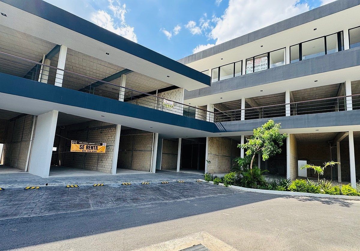 AMPLIO LOCAL EN PLAZA NUBIA MERIDA CONKAL SE VENDE EN PRECIO BAJO - foto 5