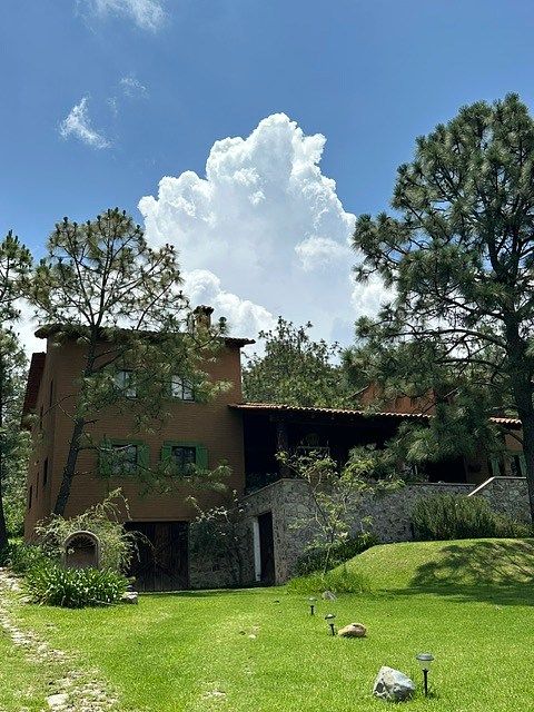 ENCANTADORA CASA EN VENTA  EN TAPALPA COUNTRY CLUB, foto 1 de 15