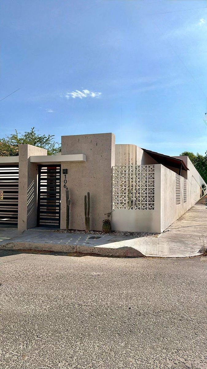 Fachada, photo 1 of 35