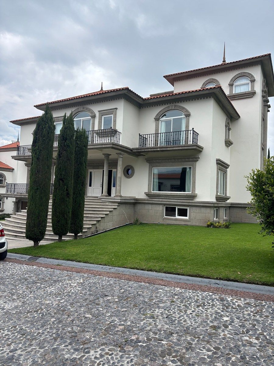 IMPECABLE CASA EN VENTA EN FUENTES DE LAS LOMAS, foto 1 de 39