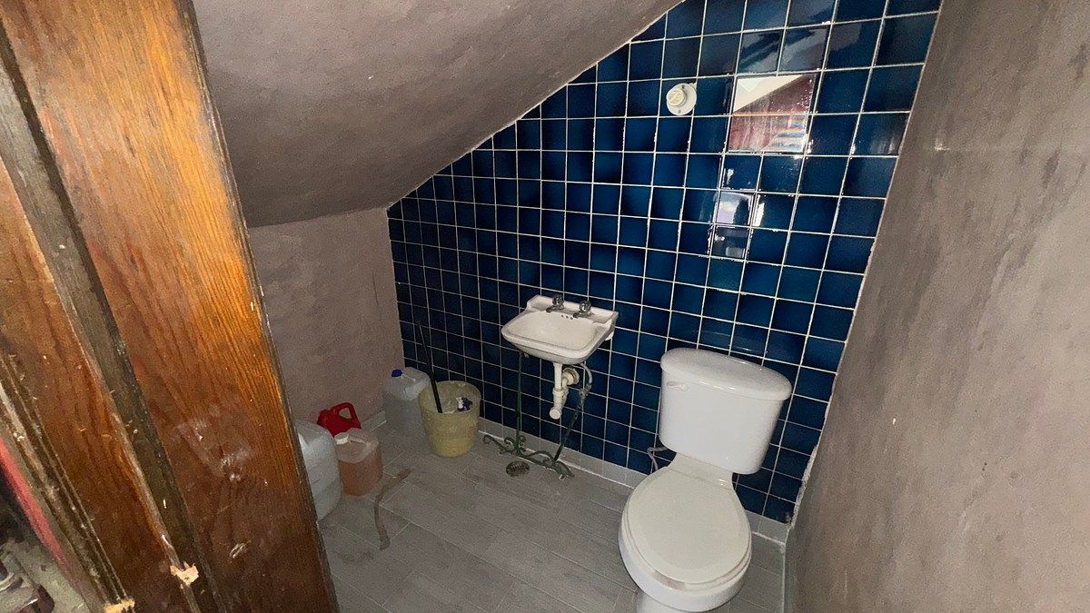 Baño, photo 7 of 7