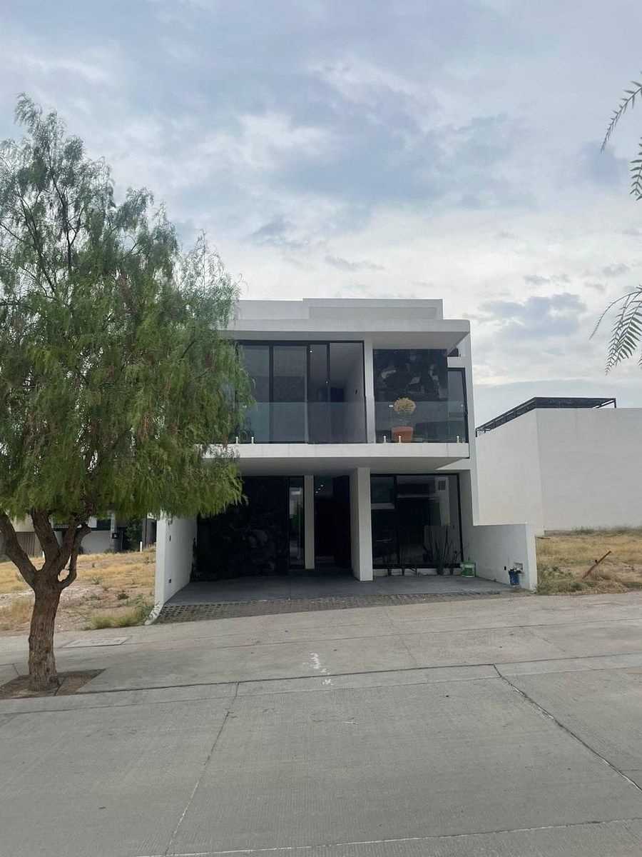 EXCLUSIVA CASA EN RENTA/VENTA EN ST. ANGELO RESIDENCE AL NORPONIENTE DE AGS, foto 1 de 16
