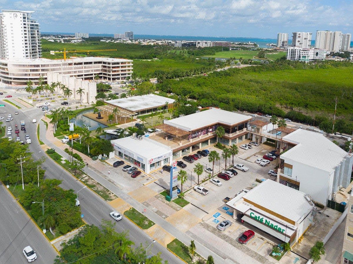 LOCAL COMERCIAL PARA ALUGUEL LOCALIZADO EM PUERTO CANCUN, QUINTANA ROO, foto 1 de 5