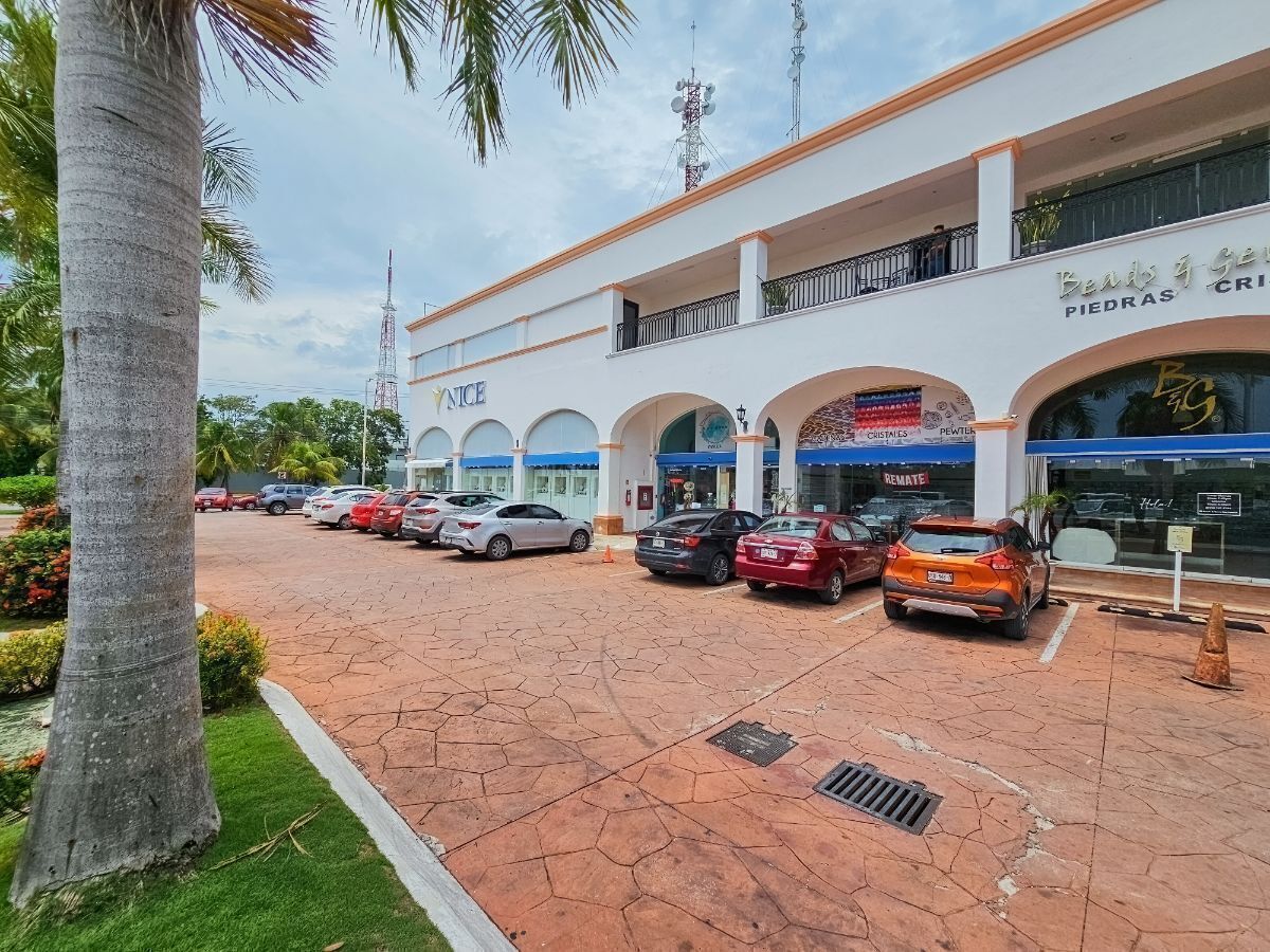 Oficinas · Local · Planta Alta · 40 M2 · Céntrico · Av. Xcaret, foto 1 de 15
