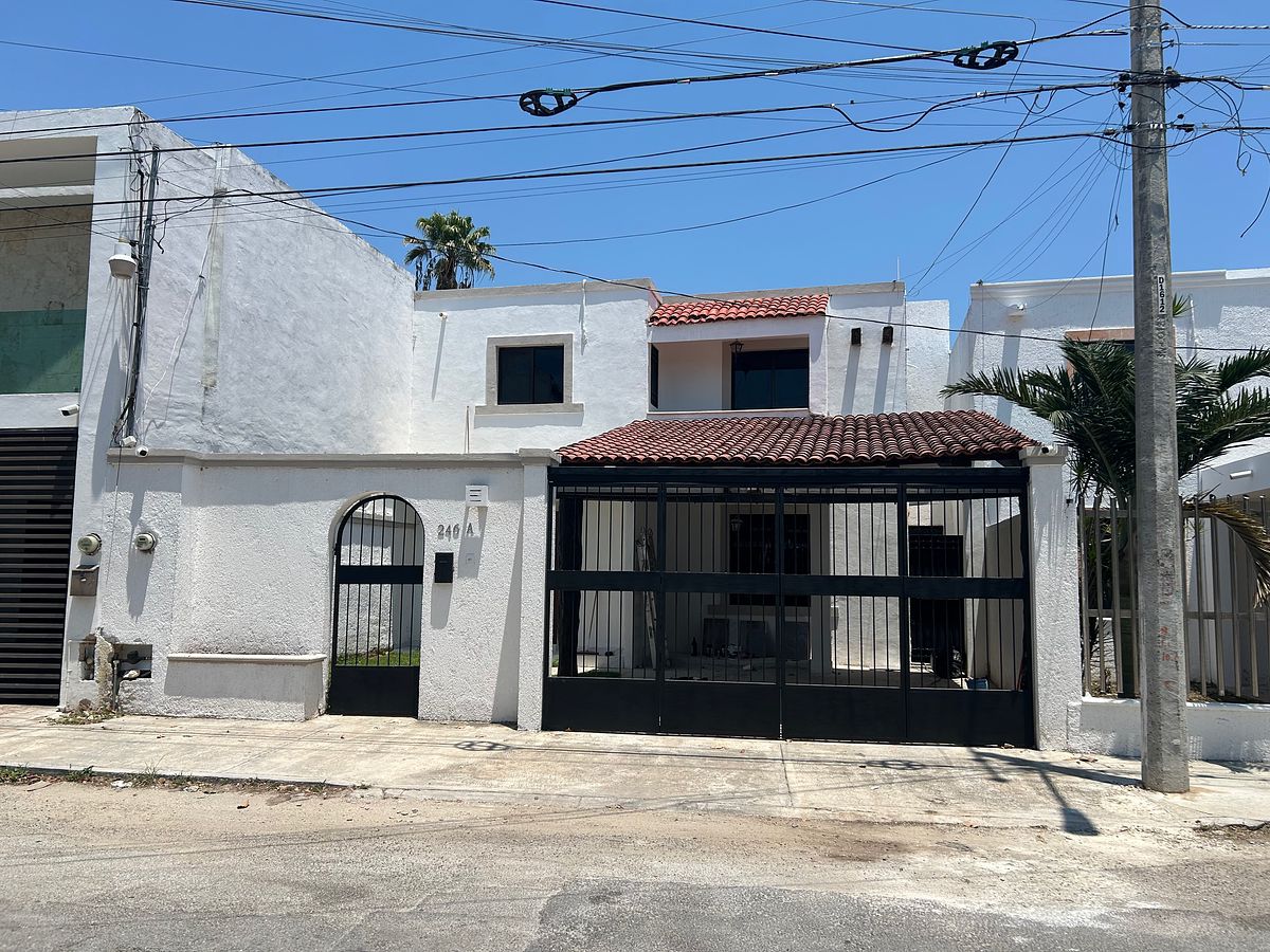 Casa remodelada en venta en Montes de Amé, foto 1 de 11