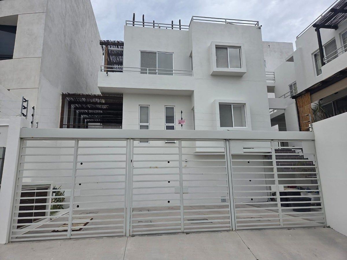 Departamento en Colinas del Sol, foto 1 de 13