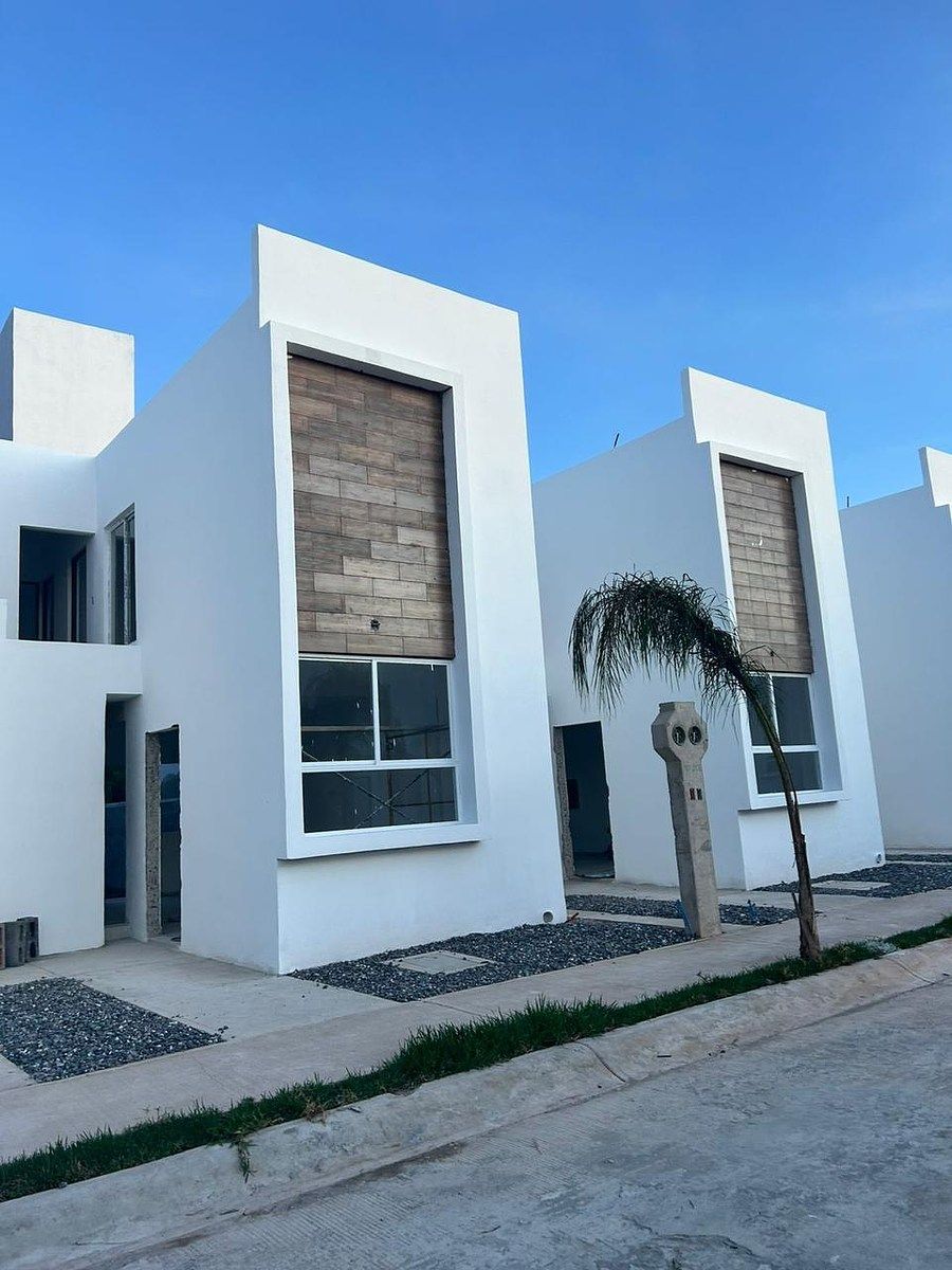 Casa à Venda em La Virgen com Espaços de Dupla Altura e Amenidades, foto 1 de 11