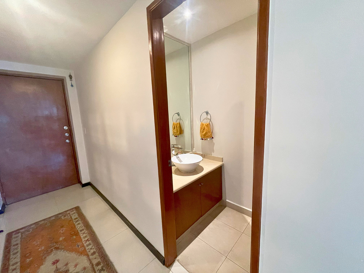 Acceso y baño visitas, photo 27 of 48