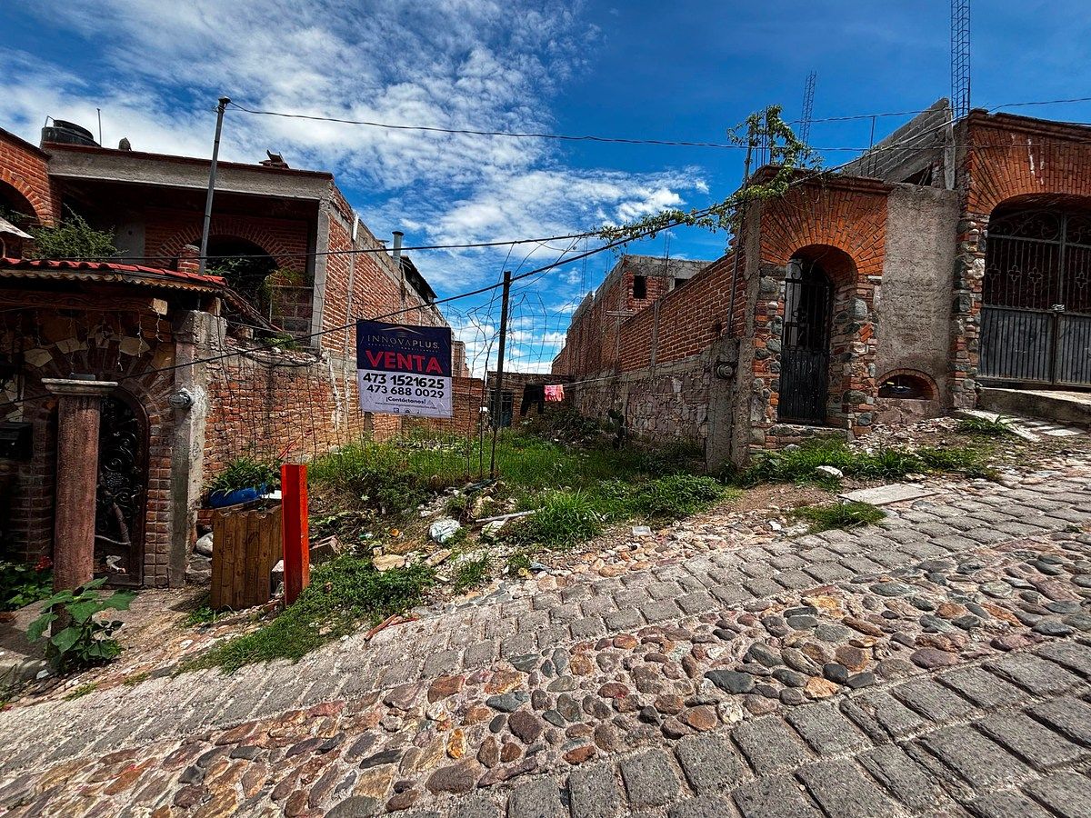 OPORTUNIDAD INMOBILIARIA – TERRENO DE 120 M² - foto 1