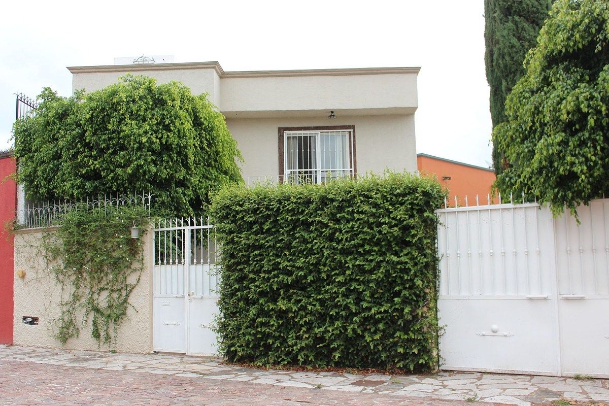 Casa en venta en San Miguel de Allende, en privada con terraza y jardín., foto 1 de 21