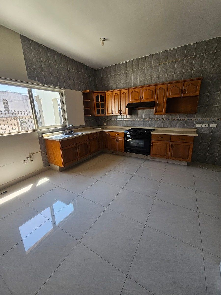 Casa em Las Cumbres 4 Sector, Monterrey, foto 3 de 10