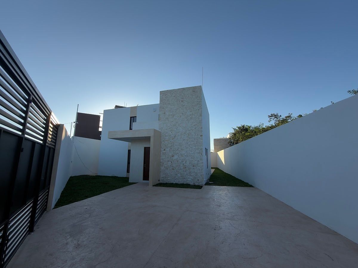 HOUSE FOR RENT IN DZITYA WITH POOL AND SPACIOUS AREAS, photo 1 of 9