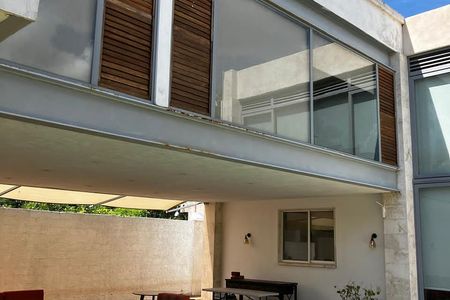 Residencia de 5 recámaras + amueblada + cancha de tenis + alberca
