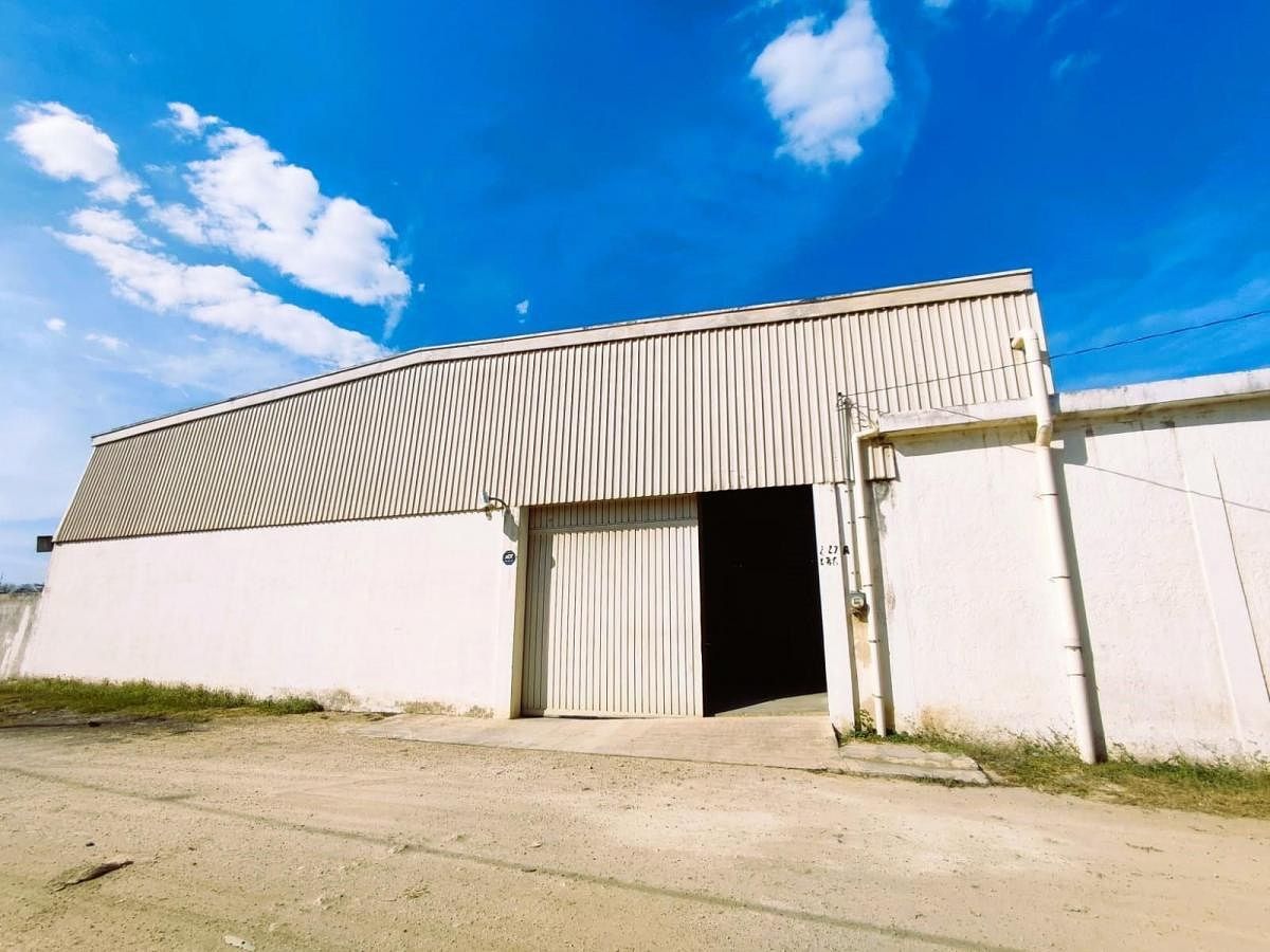 Bodega a pocos metros del periférico y carretera Mérida-Cancun, foto 1 de 12