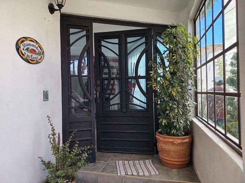 ACCESO A CASA, foto 1 de 28