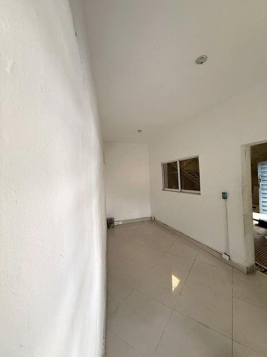 Nave en Autopista de San Isidro, Santo Domingo Este, foto 2 de 4