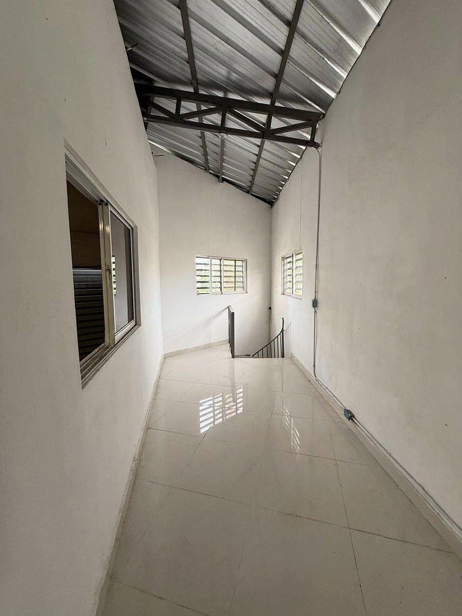 Nave en Autopista de San Isidro, Santo Domingo Este, foto 3 de 4