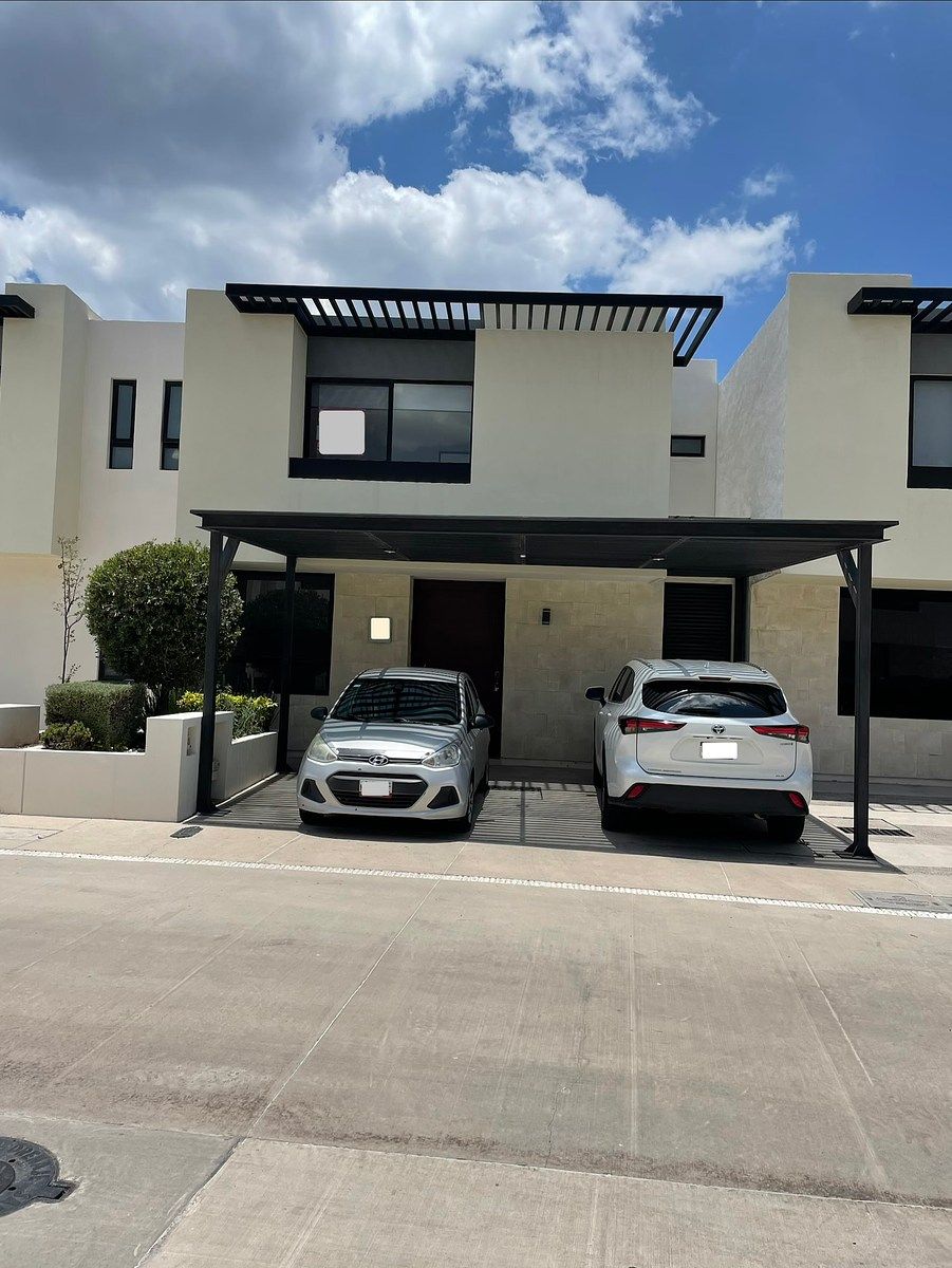 CASA EN VENTA EN ZIBATA. 33, foto 1 de 48
