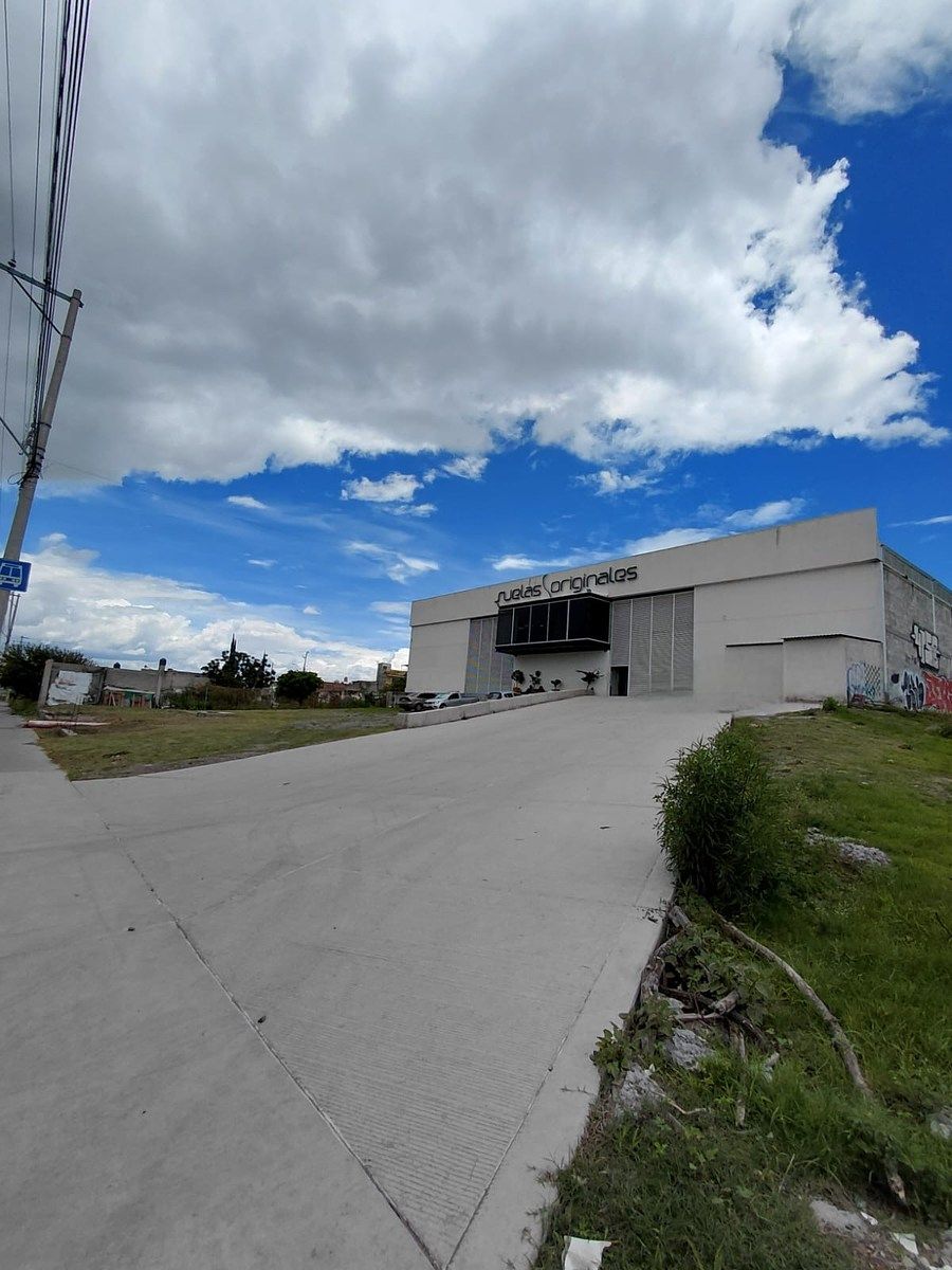 Industrial Building in Balcones de La Joya, León, photo 2 of 11