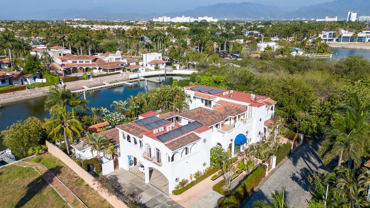 Villa de 6 recámaras con muelle privado en Isla Capitán, en Nuevo Nayarit, foto 1 de 37