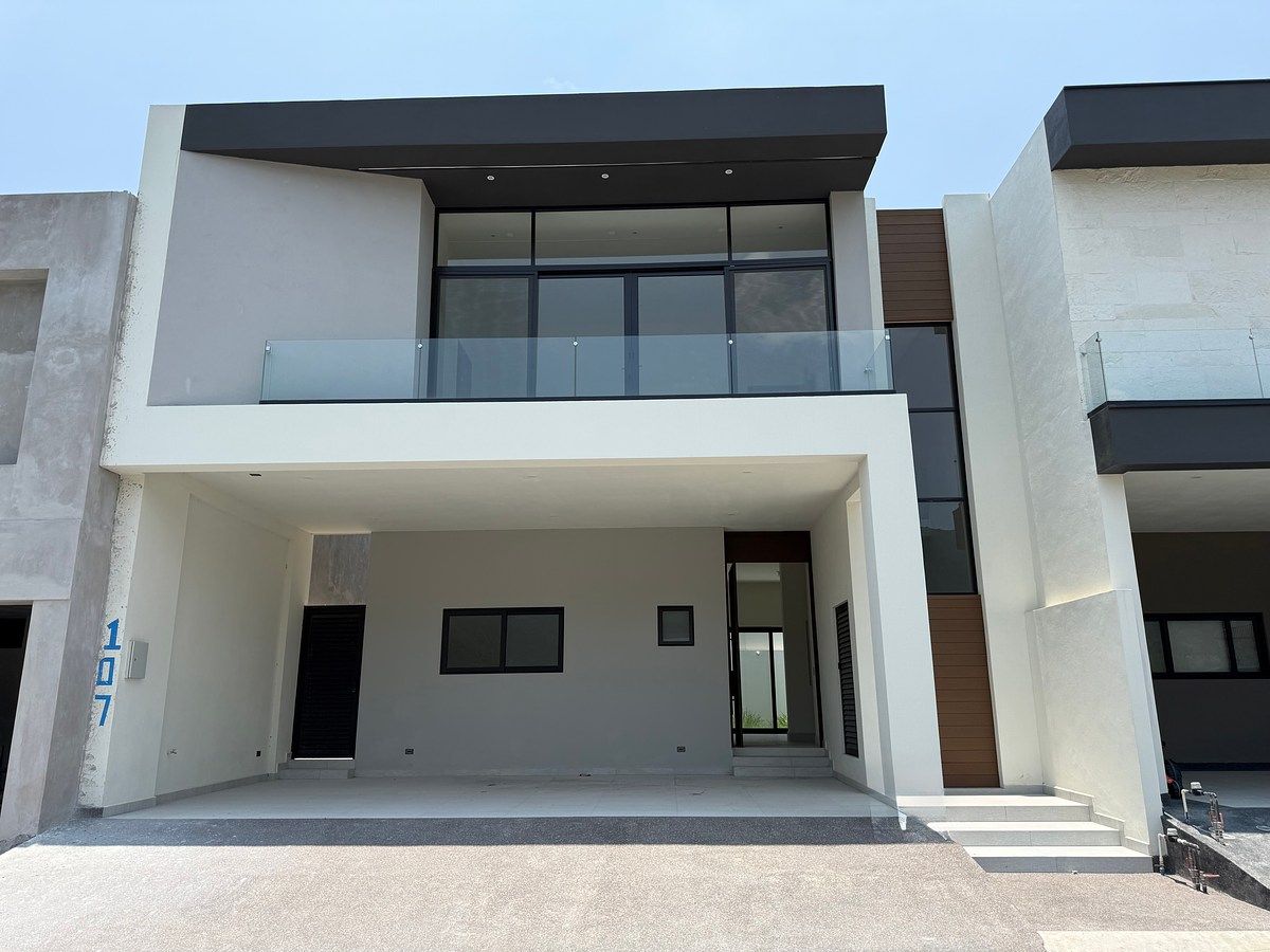 CASA EN VENTA CARRETERA NACIONAL, foto 1 de 15