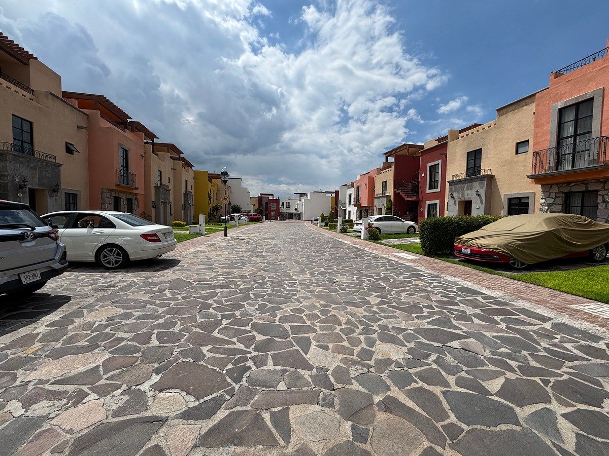 Apartment in Corralejo de Abajo, San Miguel de Allende, photo 3 of 46
