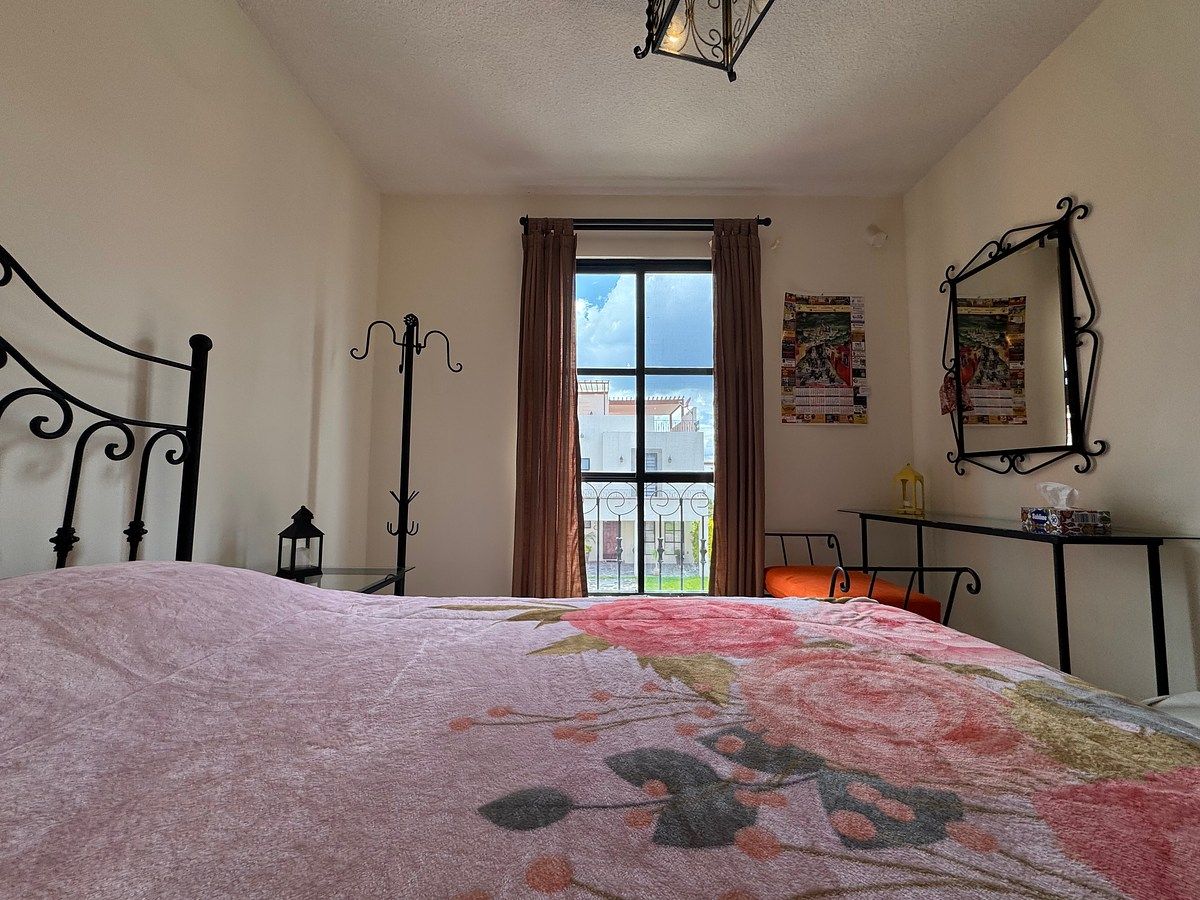 Apartment in Corralejo de Abajo, San Miguel de Allende, photo 29 of 46
