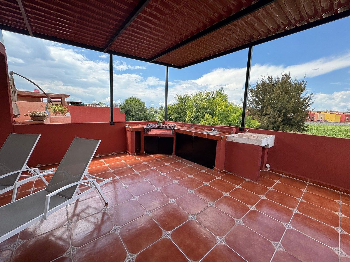 Apartment in Corralejo de Abajo, San Miguel de Allende, photo 34 of 46