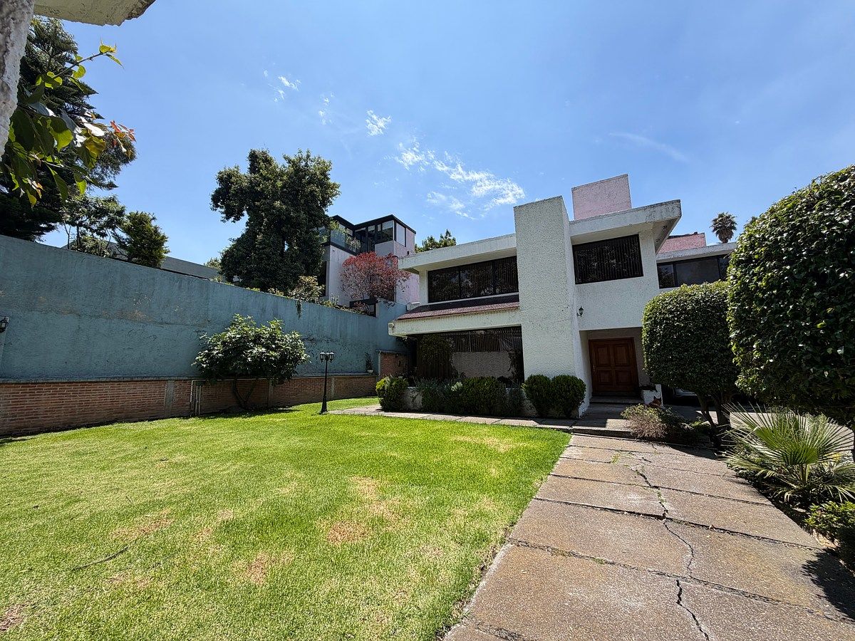 Casa en venta. Jardín, photo 1 of 17