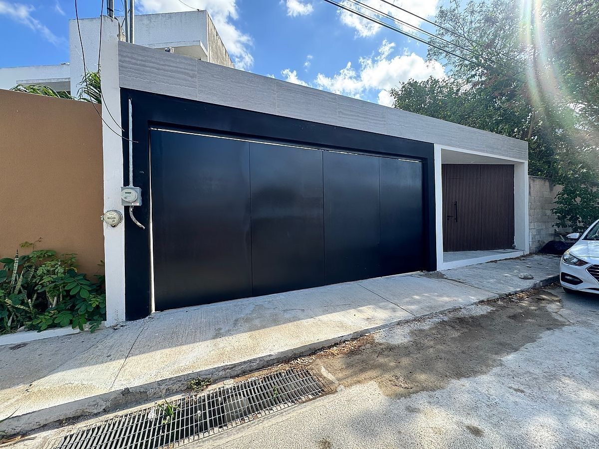 CASA DE UNA PLANTA, ¡REMODELADA Y CON PISCINA!, foto 1 de 10