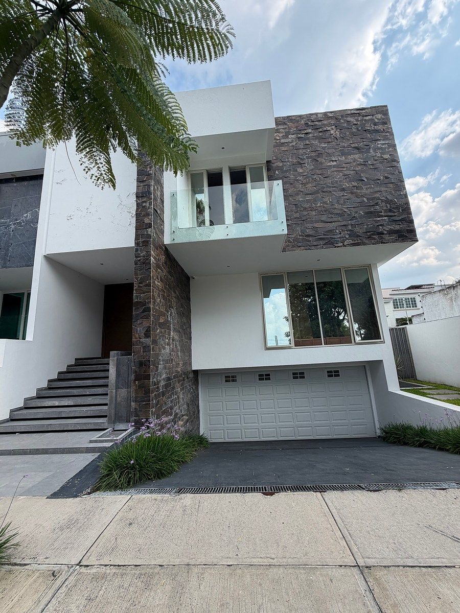 OPORTUNIDAD‼️ RESIDENCIA RENTA O VENTA  EN JARDÍN REAL, foto 1 de 49