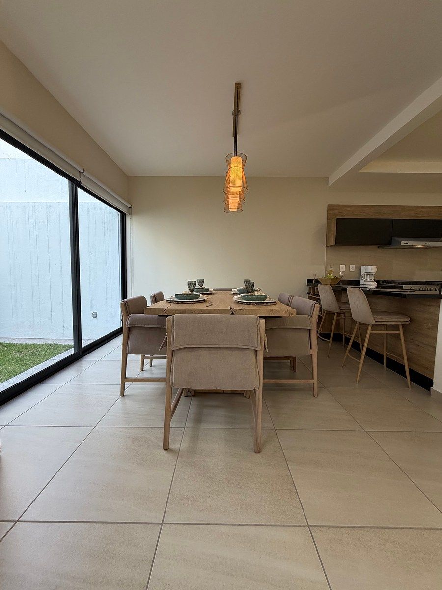 Casa Nova à Venda com Acabamentos de Luxo | 3 Quartos | A Partir de R$4,75 MDP, foto 1 de 11