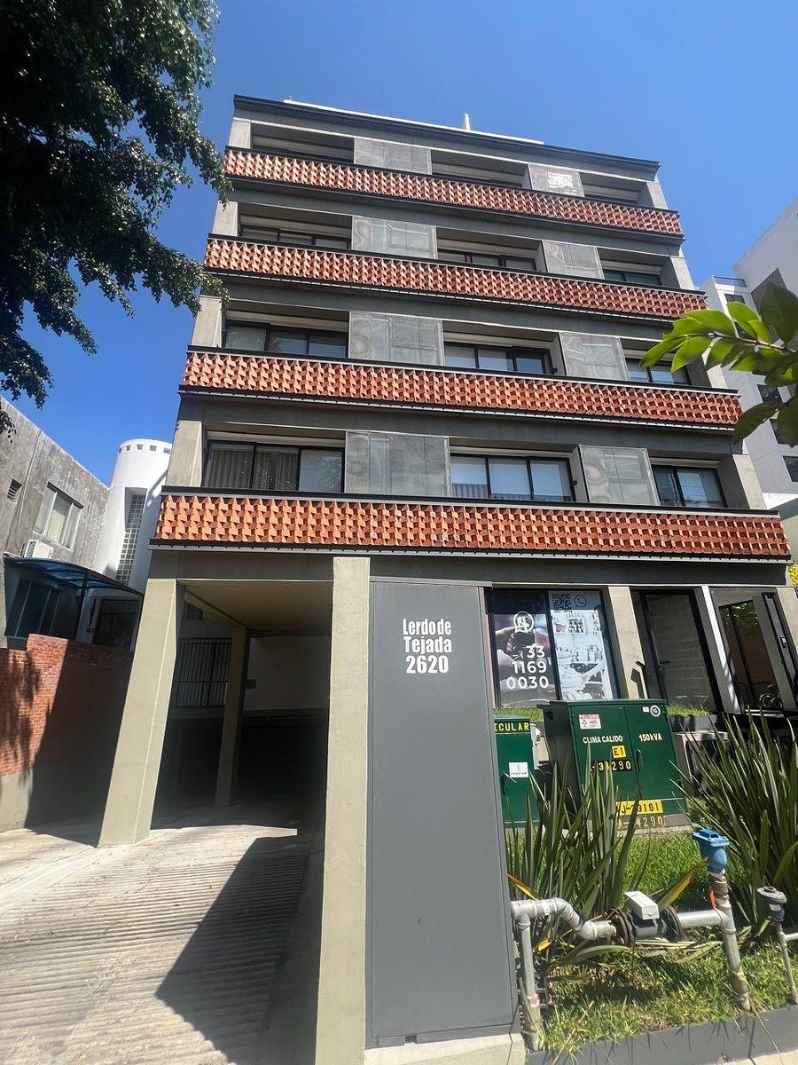 Fachada, foto 1 de 17