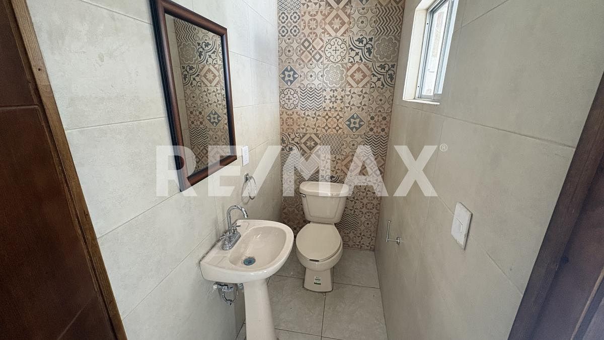 MEDIO BAÑO, photo 6 of 18