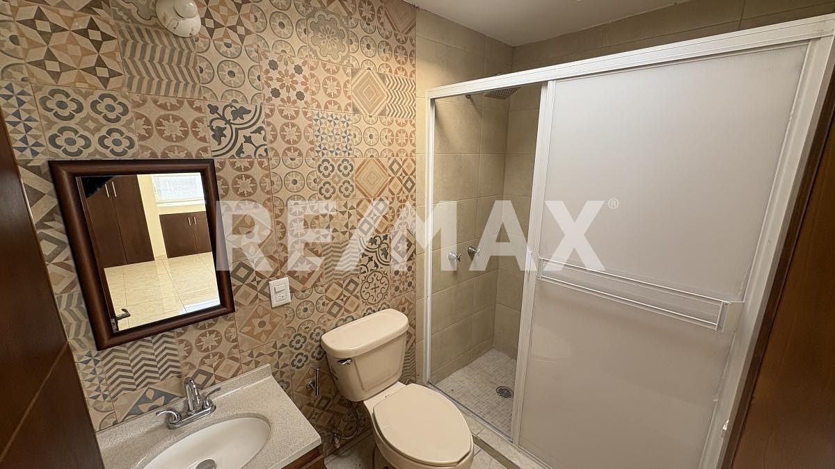 BAÑO, photo 18 of 18