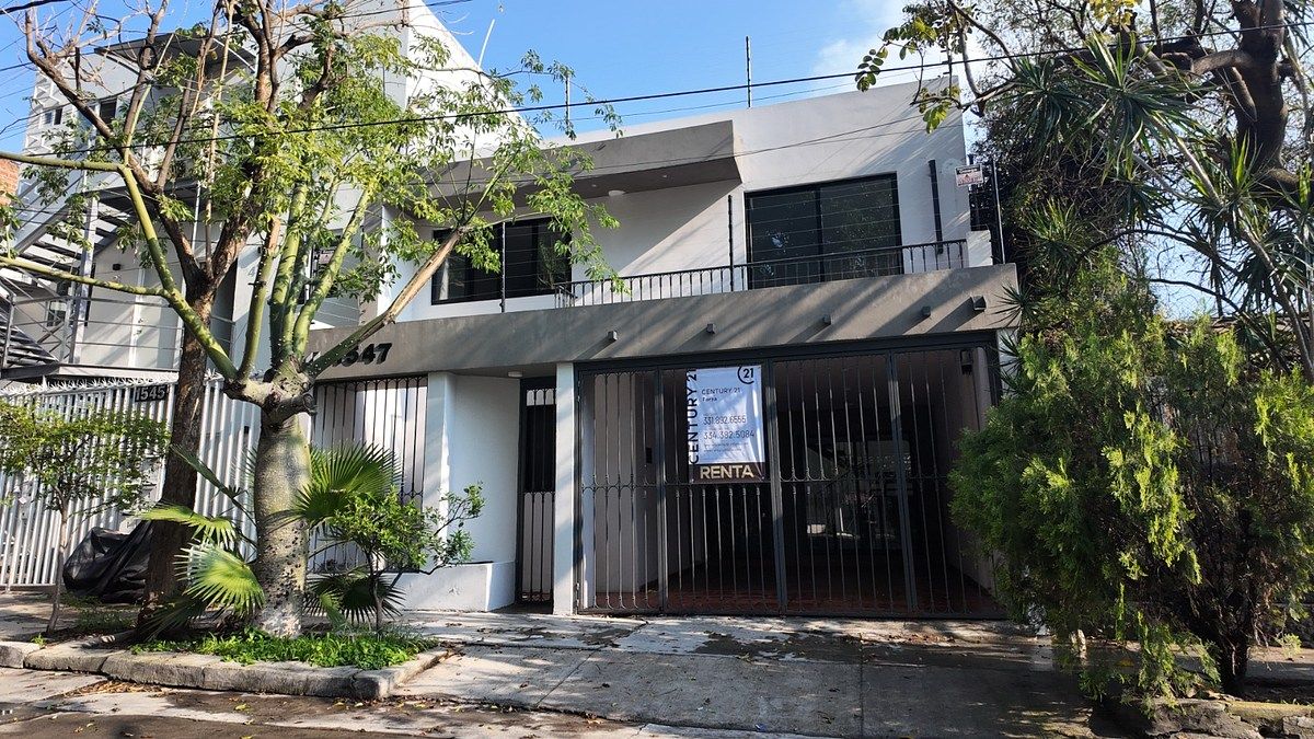 Casa em Jardines del Country, Guadalajara, foto 2 de 28