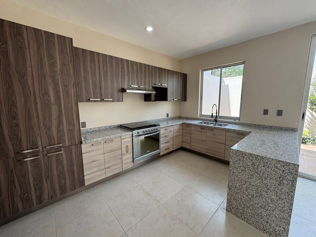 House in Gated Community in Francisco Sarabia, Zapopan, photo 12 of 25