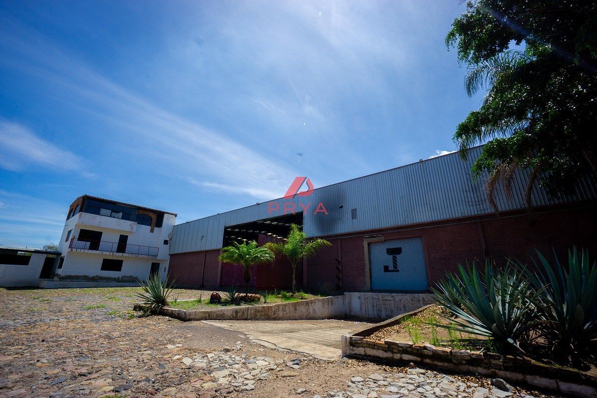 Terreno comercial en venta con bodega en Acatlán de Juárez a pie de autopista, foto 1 de 31