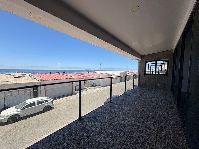 Balcony, photo 19 of 20