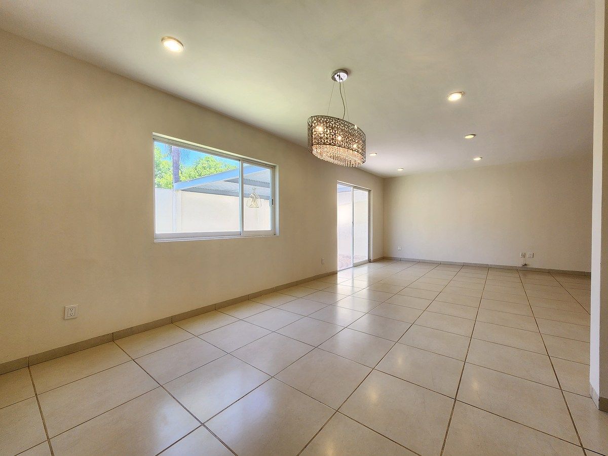 CASA EN VENTA EN PUERTA REAL, CORREGIDORA, AMPLIOS ESPACIOS - foto 3