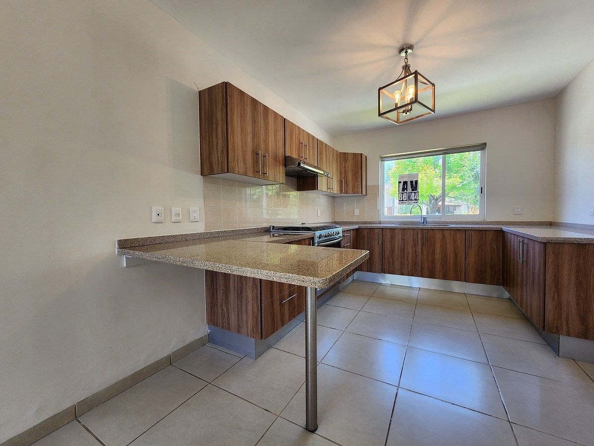 CASA EN VENTA EN PUERTA REAL, CORREGIDORA, AMPLIOS ESPACIOS - foto 4