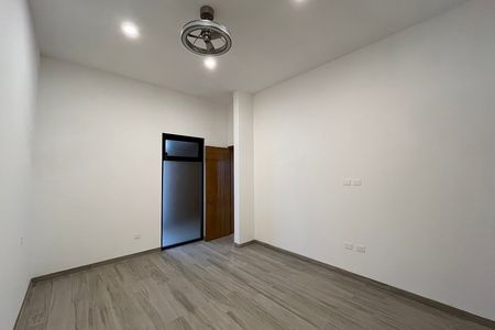 GRAN CASA DE 1 PISO BIEN EQUIPADA CON ROOF GARDEN | $3,890,000 | LAS TROJES | CO