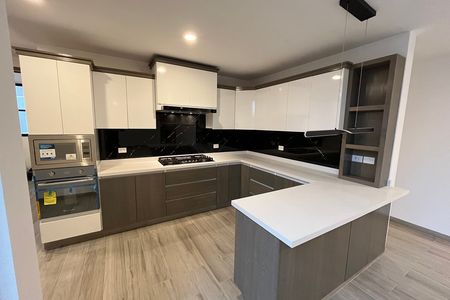 GRAN CASA DE 1 PISO BIEN EQUIPADA CON ROOF GARDEN | $3,890,000 | LAS TROJES | CO