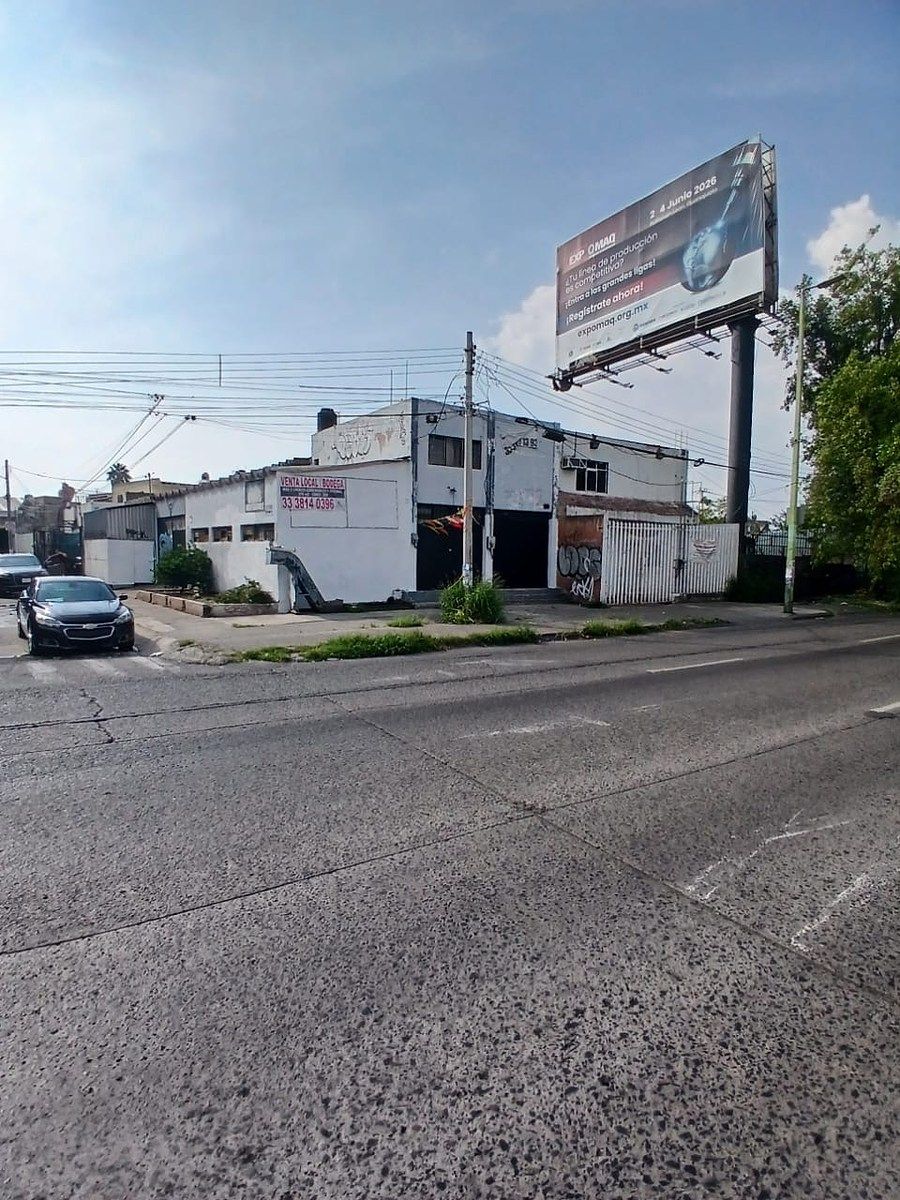 LOCAIS COMERCIAIS E ARMAZÉM, foto 1 de 17
