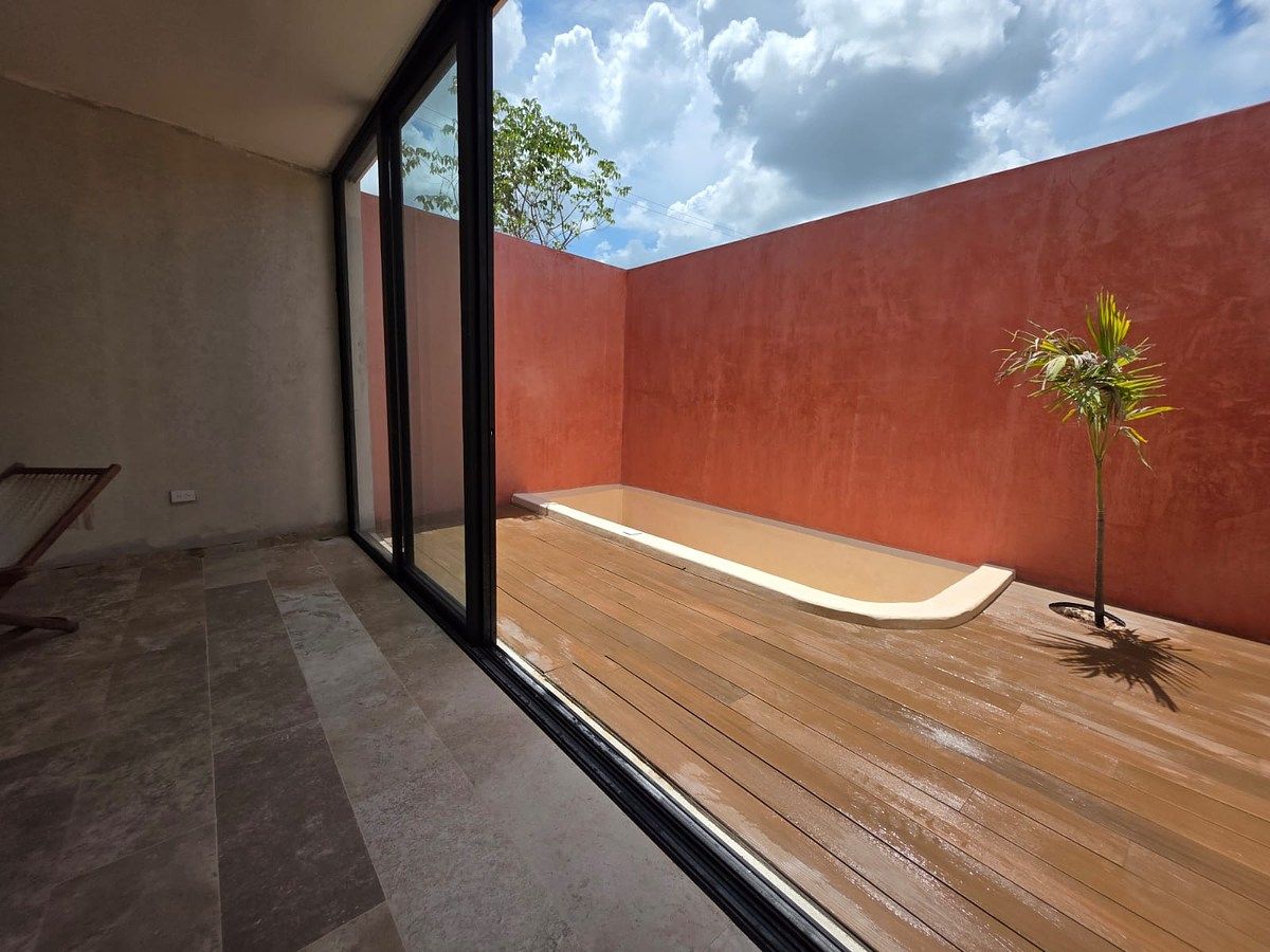 CASA EN VENTA EN TEMOZÓN NORTE EN ESQUINA Y CON ALBERCA, MERIDA YUCATAN, foto 1 de 27