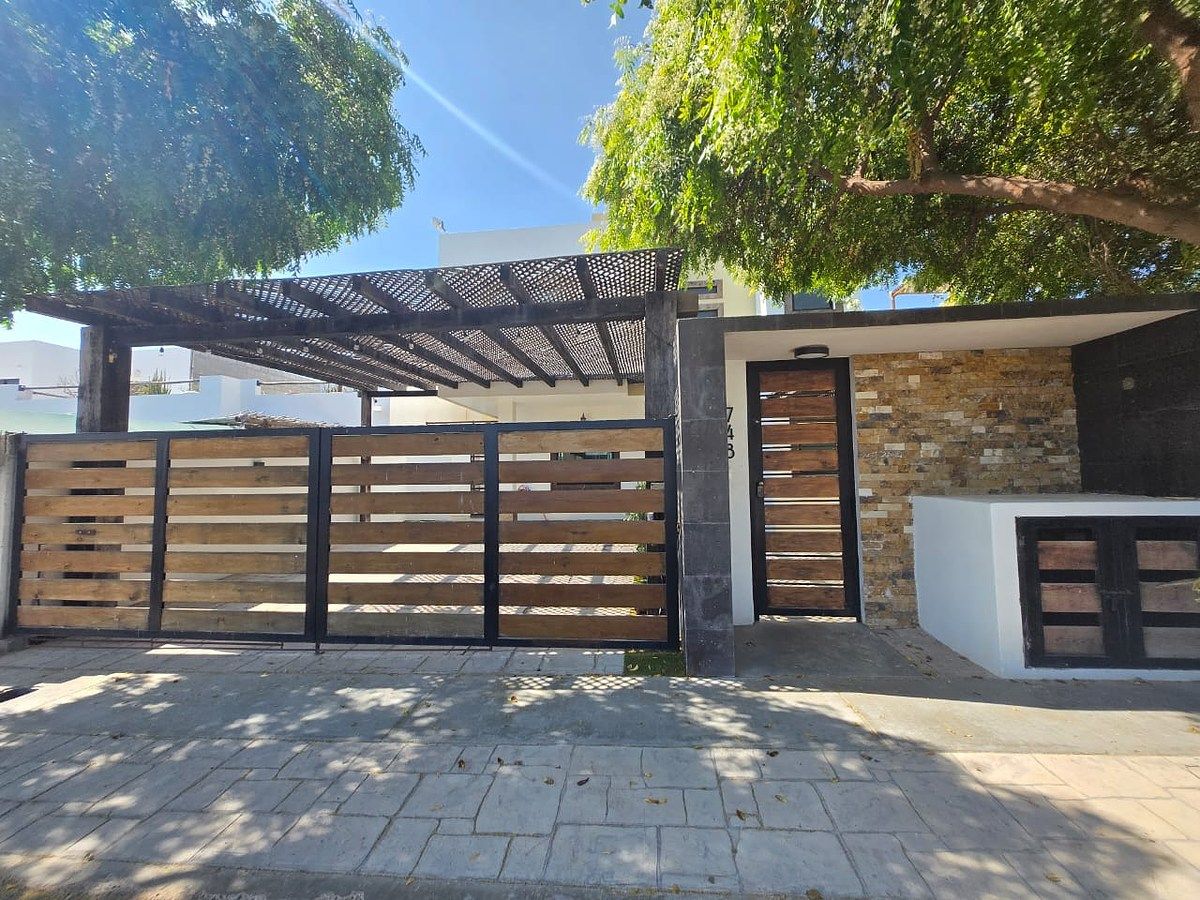 Casa 3 recamaras, semi amueblada en El Centenario, foto 1 de 28