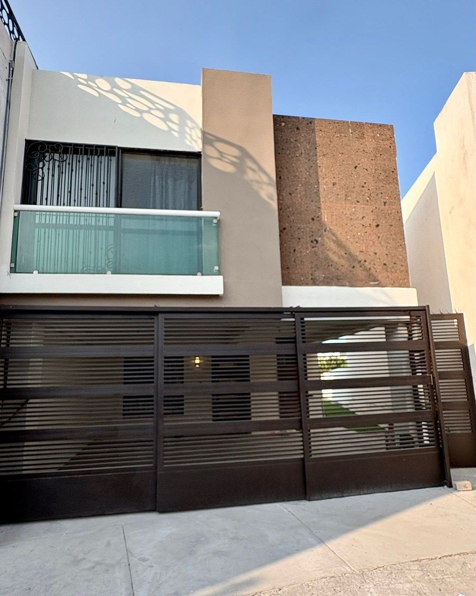 Casa en Cumbres Provenza, García, foto 2 de 13