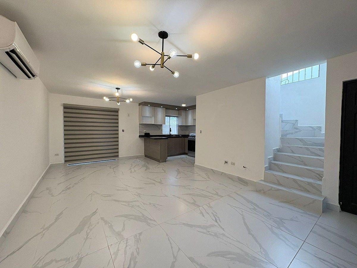 Casa en Cumbres Provenza, García, foto 3 de 13