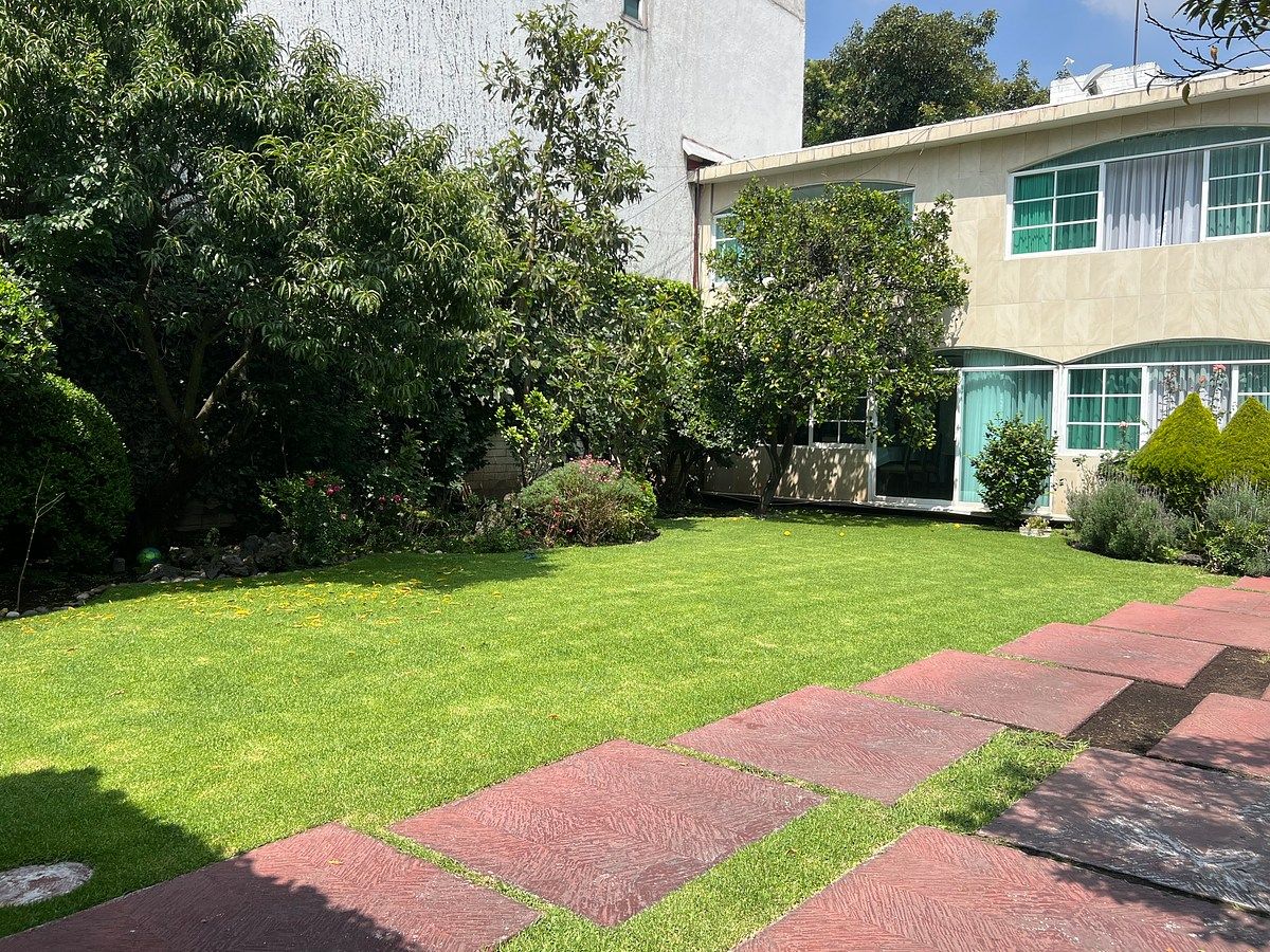 Casa en VENTA en Lomas de Tecamachalco con gran potencial y excelente ubicación, foto 1 de 30